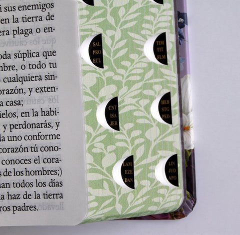 Image of Biblia RVR 1960 Letra Gigante Tapa Dura Flores Moradas Cantos Pintado Índice