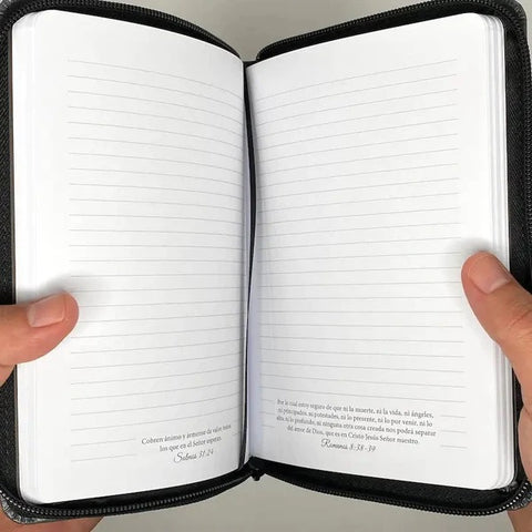 Image of Libreta Imitación Piel Negro con Cierre: Esfuérzate