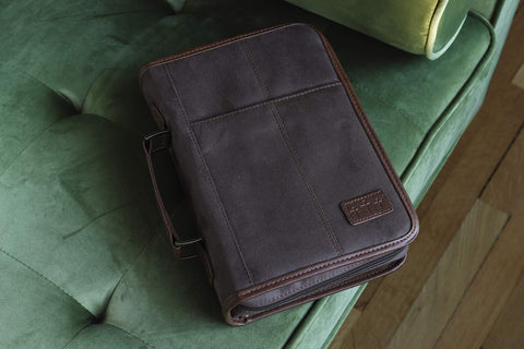 Image of FORRO PARA BIBLIA HOMBRES AVIADOR SUEDE XL