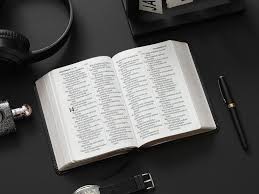 Image of Biblia RVR 1960 Letra Grande Tamaño Manual Neoclassic Negro Símil Piel