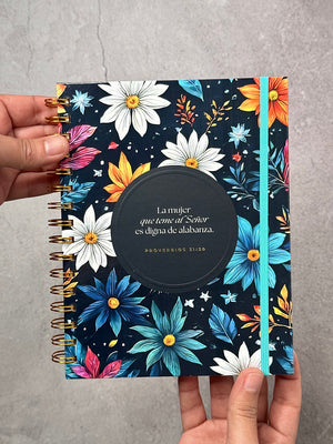 Libreta de Anillas con Elásico La Mujer que Teme al Señor