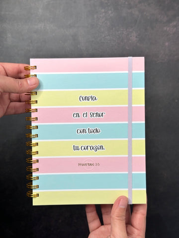 Image of Libreta de Anillas con Elásico Confía en el  Señor